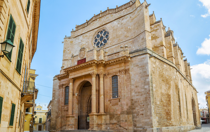 © Unai Huizi Photography/Shutterstock
