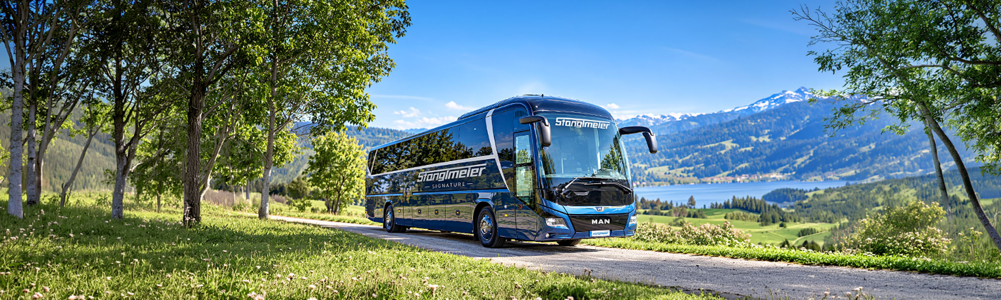 Premium-Reisen im Signature-Bus